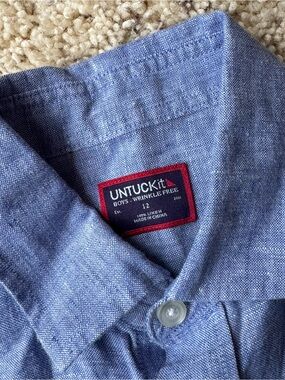 UNTUCKit youth Light Blue chambeay Button-Down Shirt